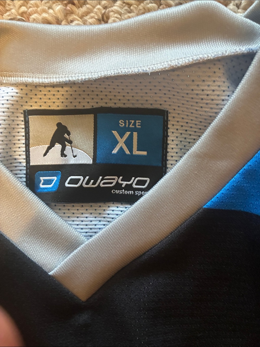 Men's Black & Mint Green Hockey Jersey - XL - Picture 2 of 3